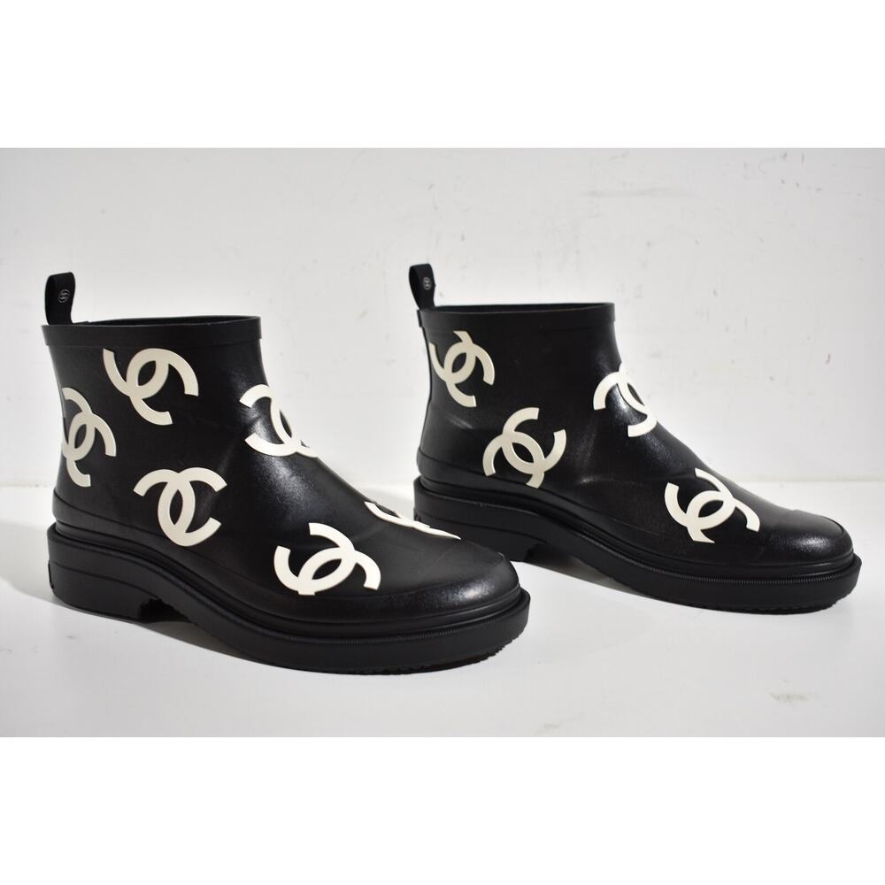 Chanel 23A Black White All Over Logo Rubber CC Low Top Short Ankle Rain Boots 41 - Picture 3 of 11